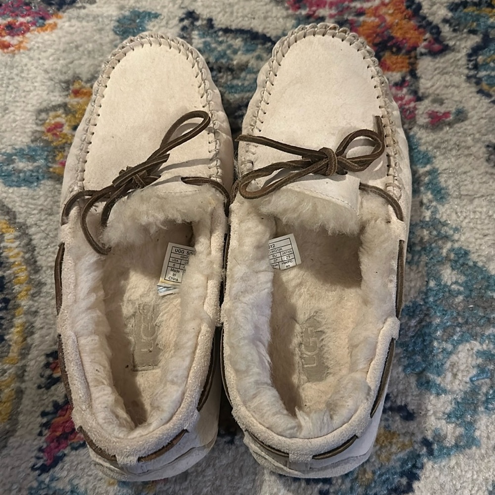 Ugg // women's white moccasins with brown leather ties